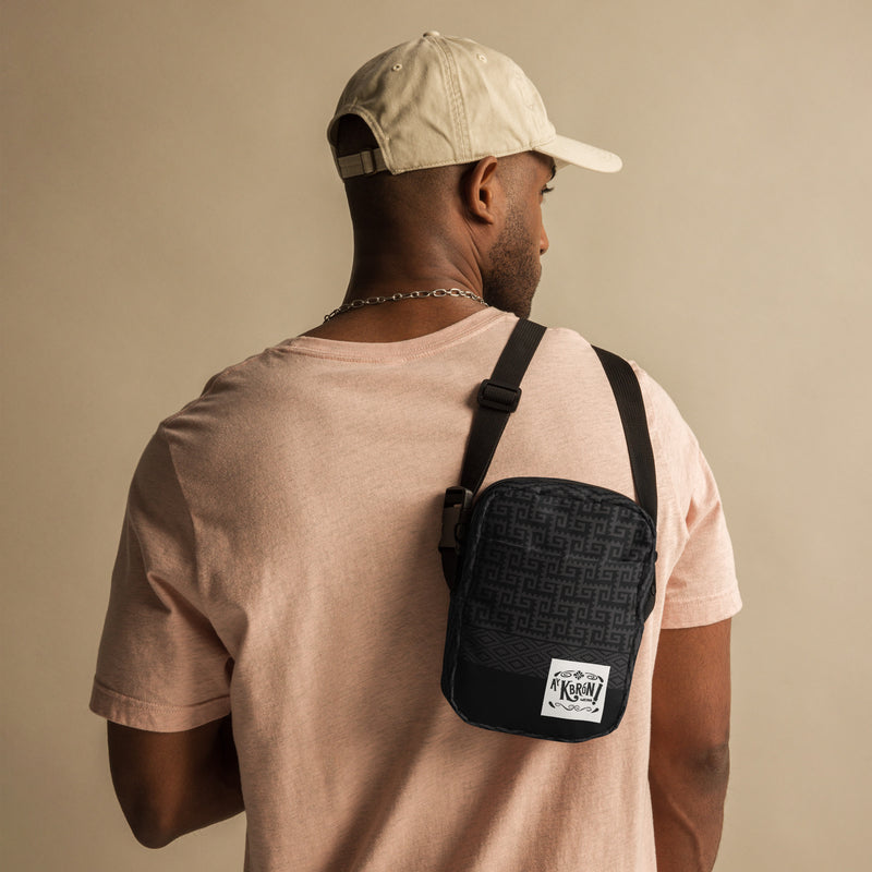 Bolso bandolera utilitario con grecas zapotecas